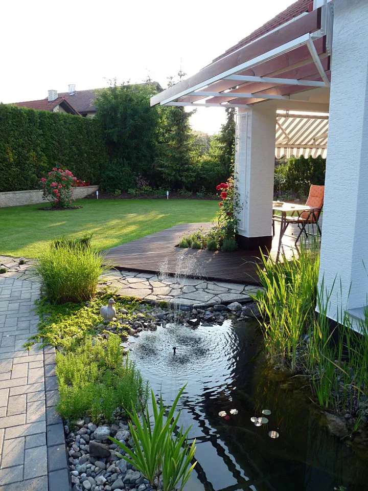 I malé jezírko vnese do zahrady atraktivní prvek